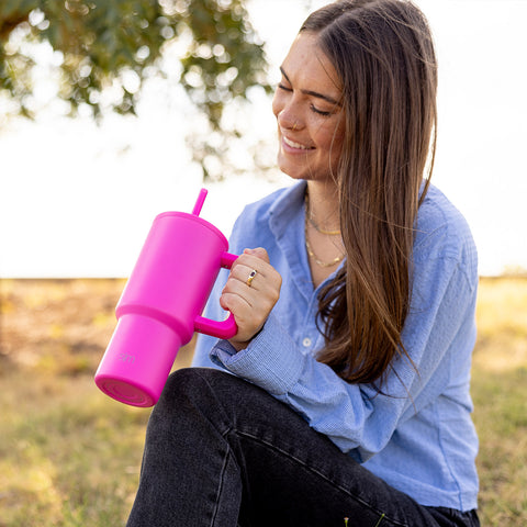 Simple Modern 24 oz Classic insulated tumbler Includes 3 Straws, Sage